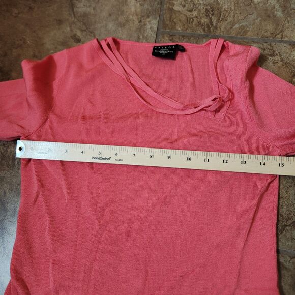 Tailor B Moss Knit Top – Women’s Small – Criss Cross Neckline - Picture 4 of 6